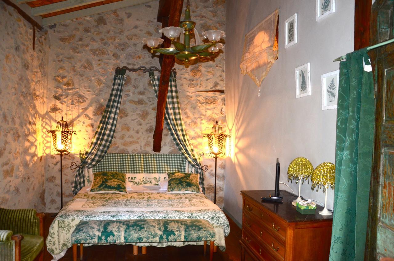 Bed and Breakfast La Ferme De Jeanne Сен-Жирон Экстерьер фото